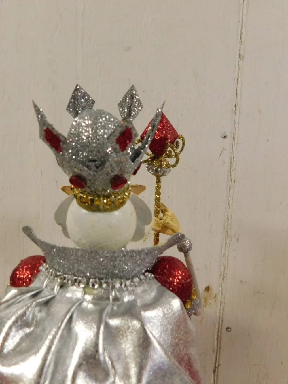 Vtg Pier 1 One QUEEN & KING OF DIAMONDS Valentine Silver Crown Figurines Deco